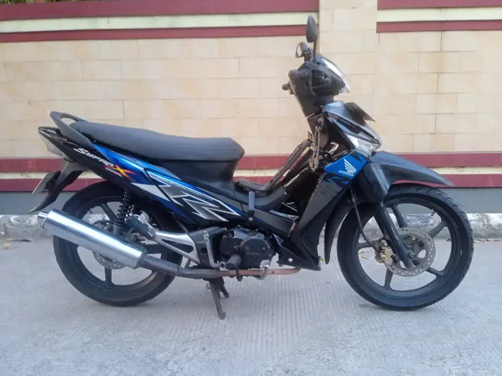 Dijual Honda Supra x 125 karbu Batman 2010 mulus komplit an sendiri