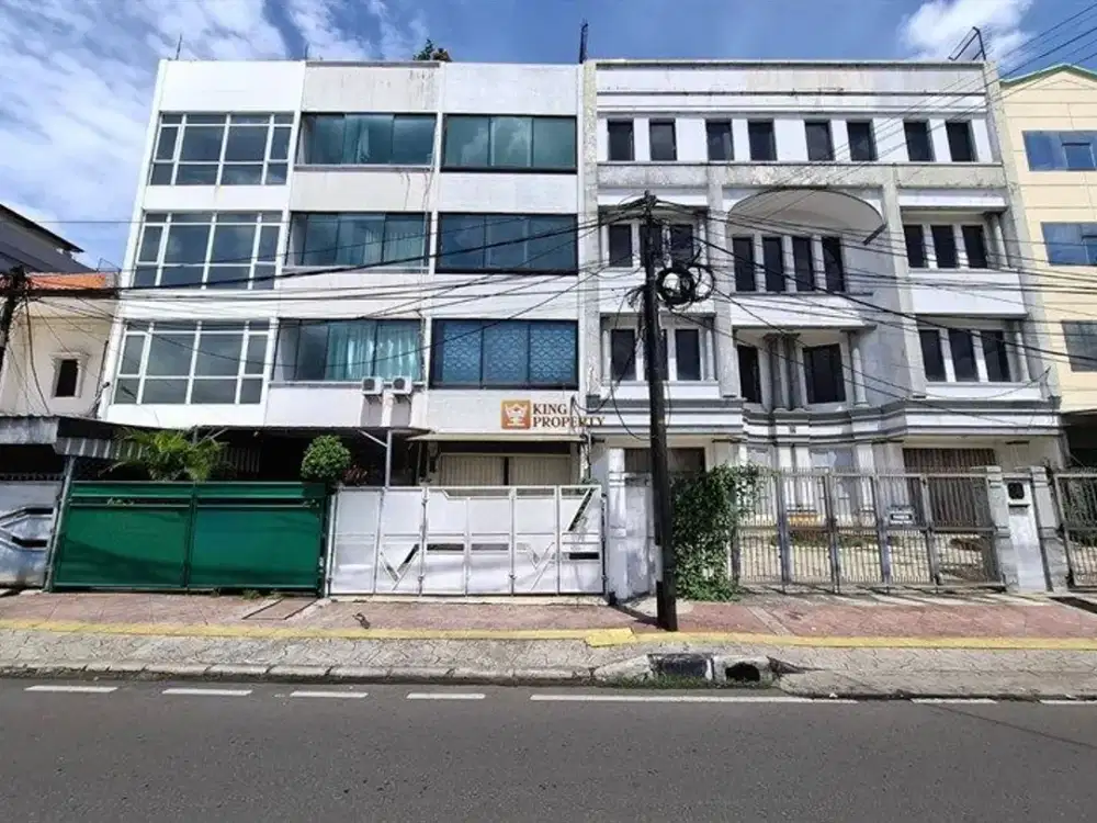 Strategis Sewa Ruko 4,5Lt. Unfurnished di Roxy Cideng Jakarta Pusat Akses ke Pintu Tol, Rumah Sakit, Transjakarta, Tanah Abang, Gambir