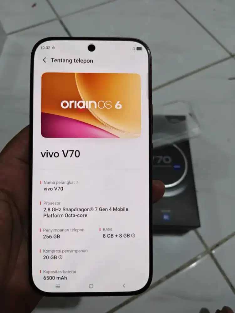 Vivo V70 5G
Ram 8/256 GB