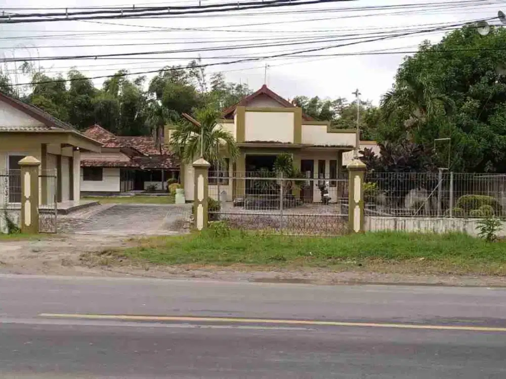 RUMAH PLUS KLINIK LOKASI PANTURA GERSIK JAWATIMUR