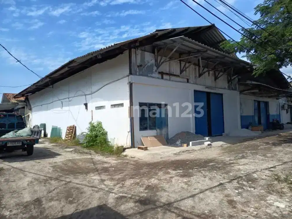Gudang Kapuk Kamal, Jakarta LB 200 Pinggir Jalan