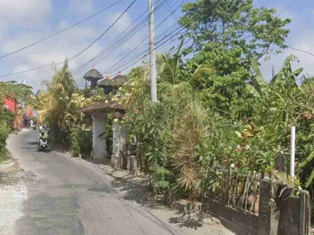Tanah di Jalan Utama Toyaning dekat Pantai Melasti Bali
