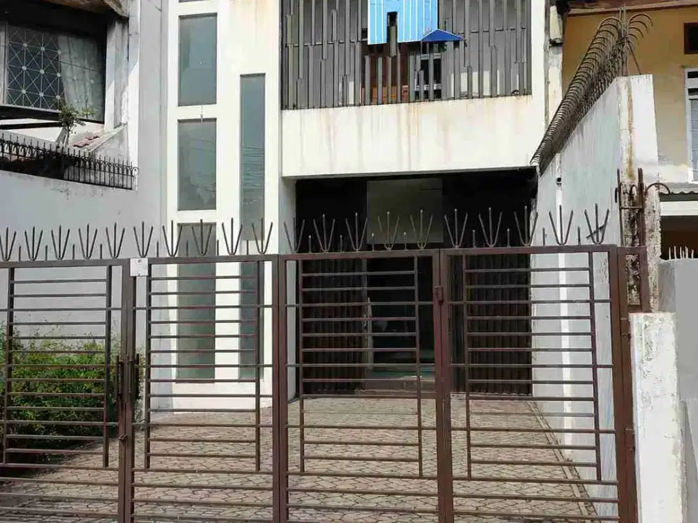 Dijual dibawah harga pasara 1 bidang tanah dengan total luas 133 m2 berikut bangunan di Kota Adm. Jakarta Timur
