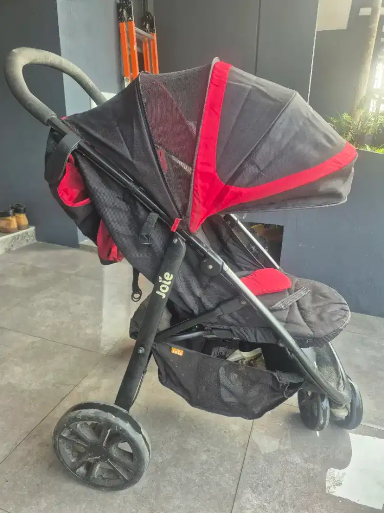 Stroller Joie Hitam Merah