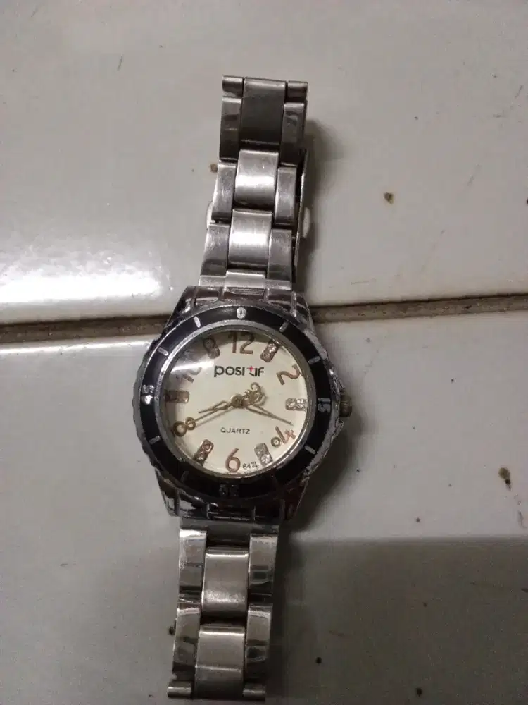 Jam tangan merk positif