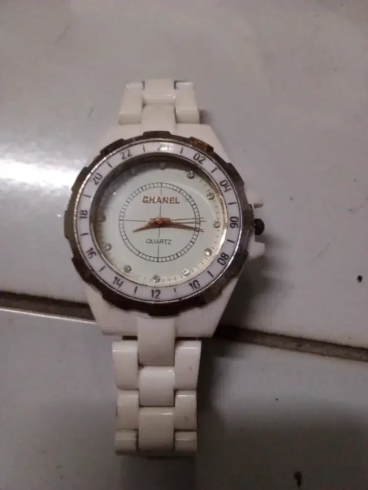 Jam tangan merk chanel