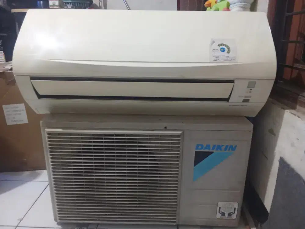 Di jual cepat AC Daikin 1pk Thailand