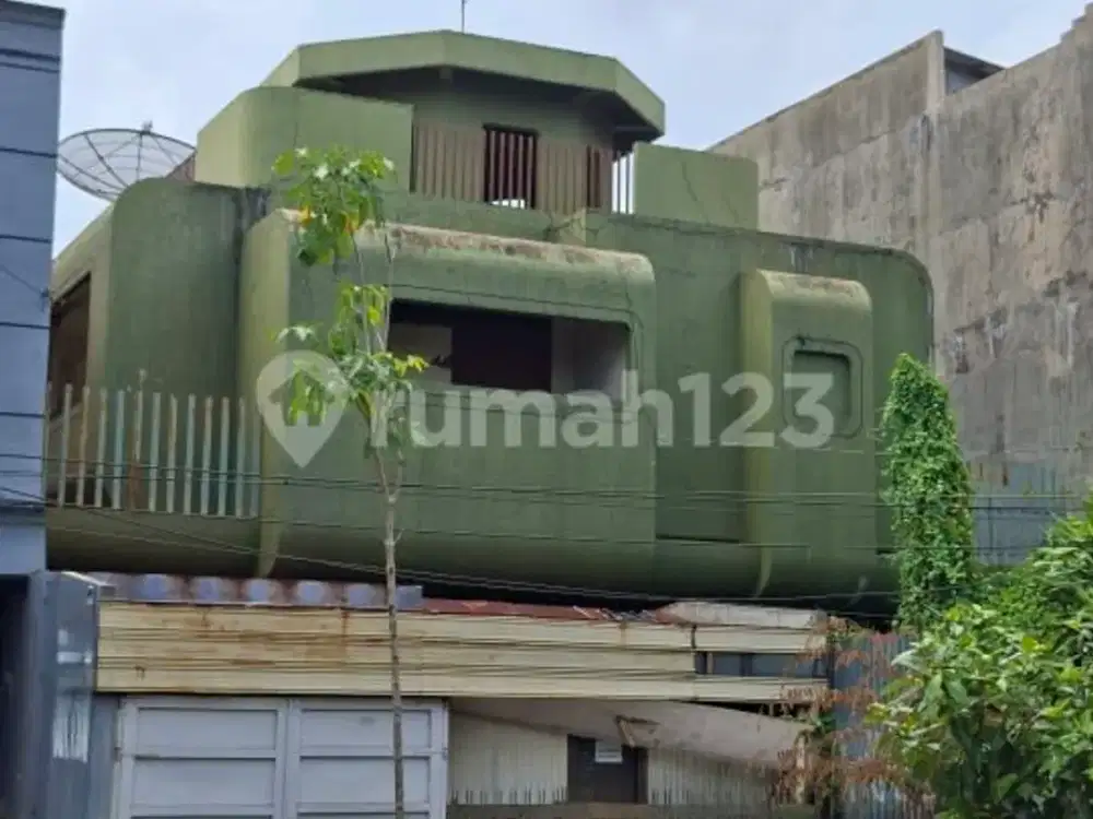 Rumah Strategis Pinggir Jalan Raya Honggowongso Solo
