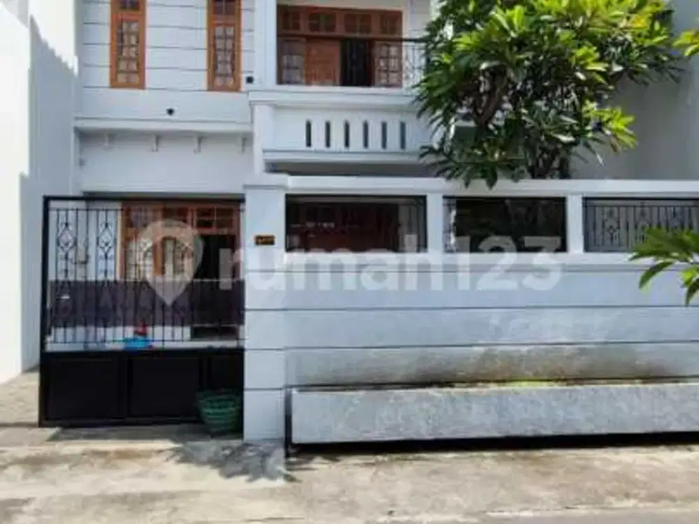 Rumah Cantik Bangunan Bagus Siap Huni Di Baturan Colomadu Solo Barat