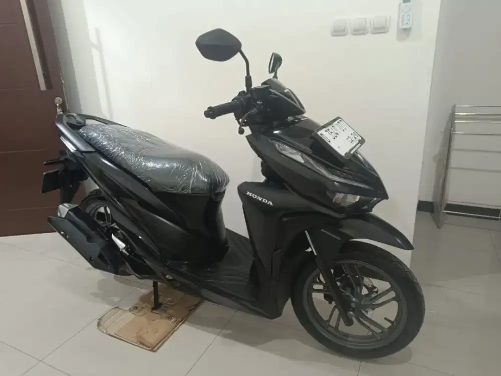 Tangan pertama Vario LED new 150 mulus