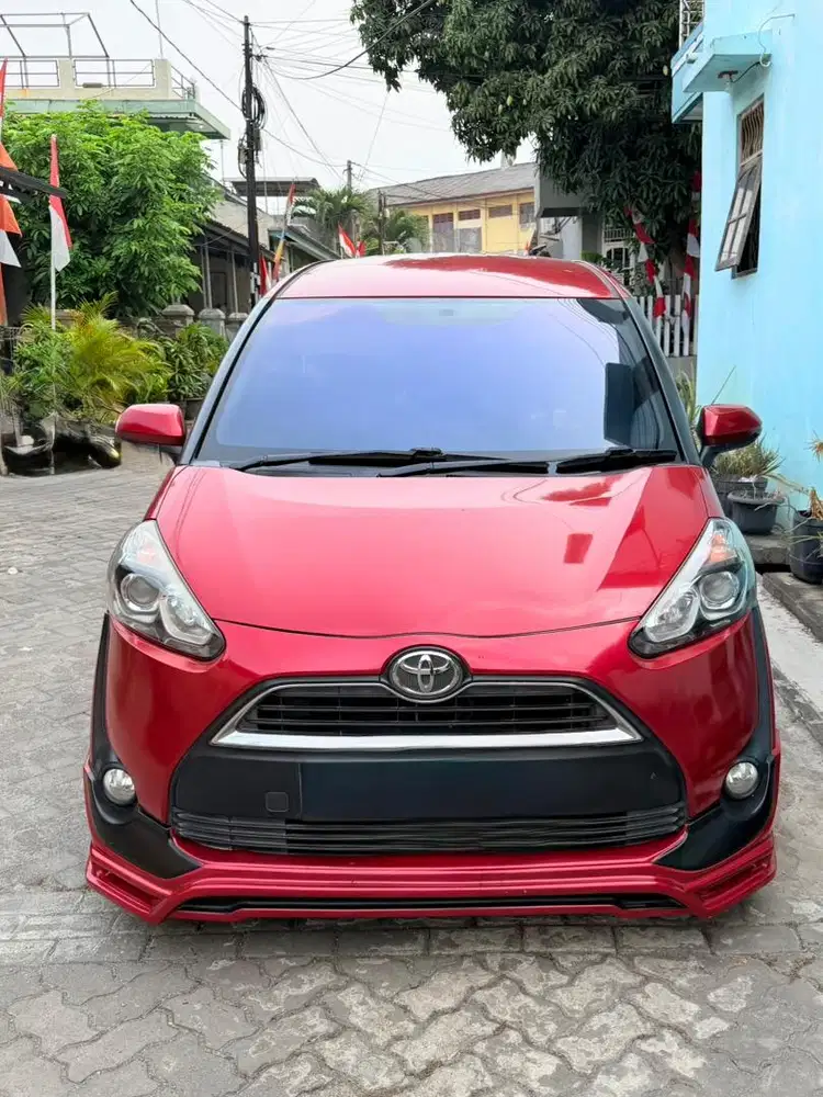 Sienta Tipe V Manual 2018 (Merah)