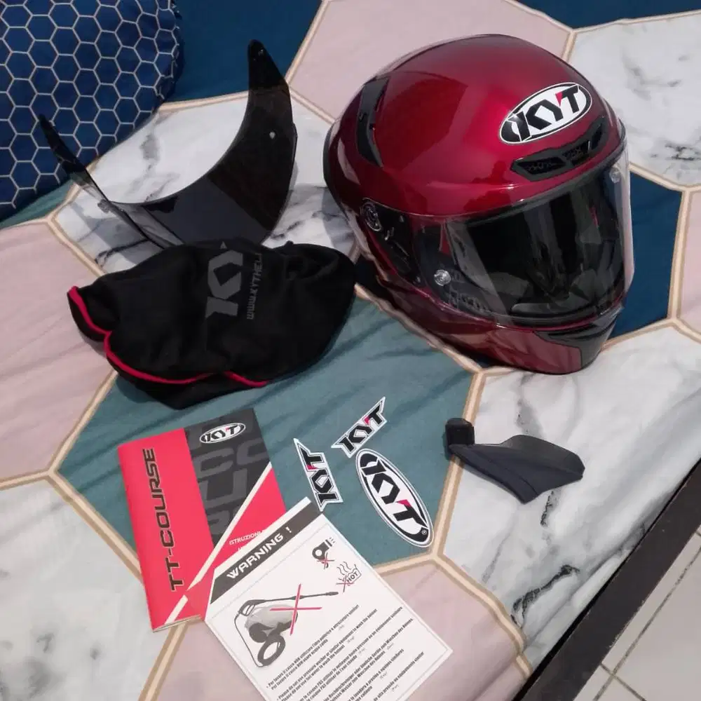 Jual cepat Helm KYT TT Course Ukuran L Seperti Baru
