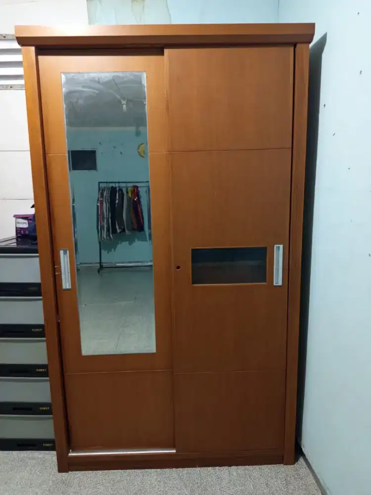 Lemari Baju Kayu