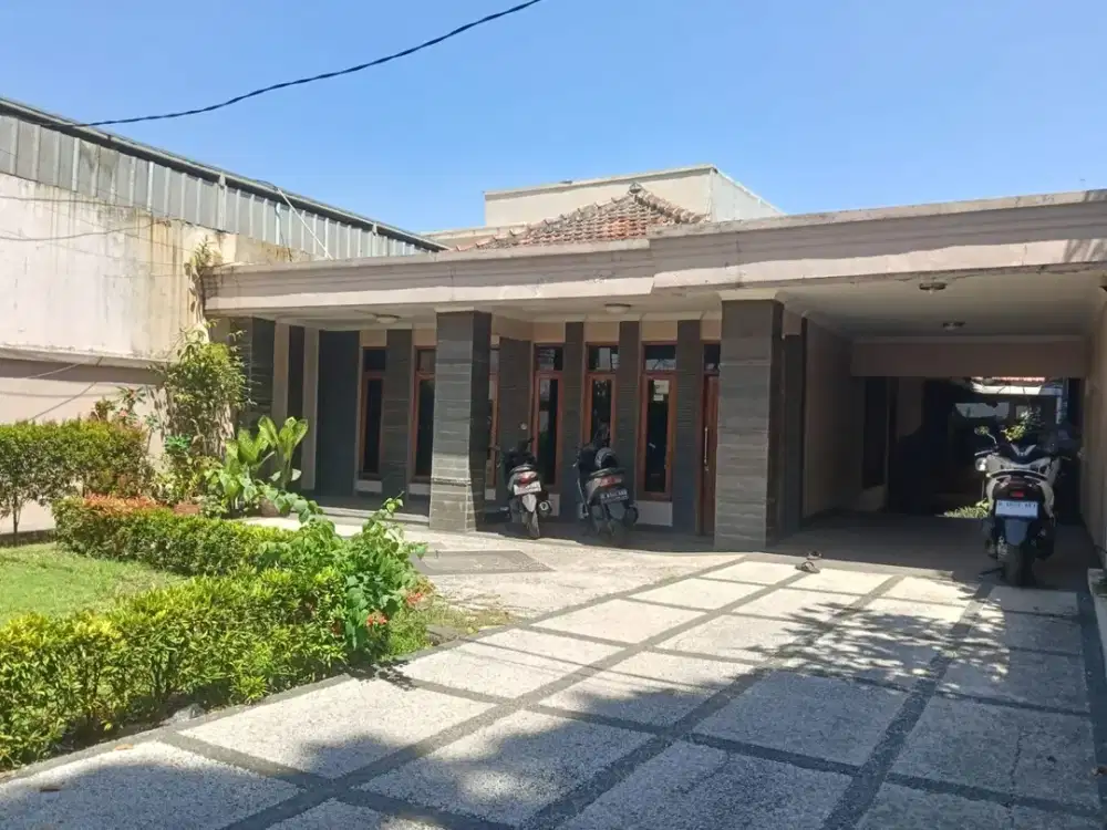 Murah*Jarang Ada*Disewakan Rumah Luas & Terawat Sangat Cocok Untuk Hunian Keluarga Maupun Kantor