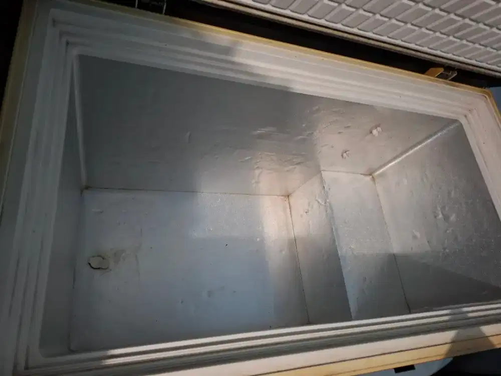 Jual Freezer merk Polytron 300L