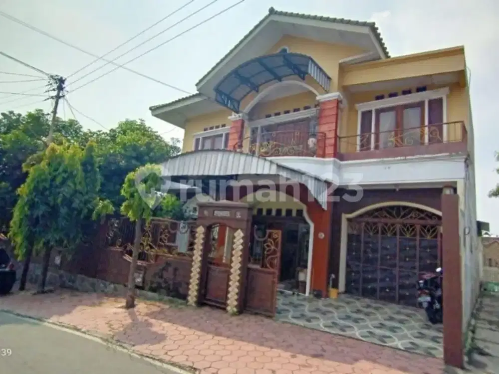 Rumah 2 Lantai Klasik Terawat Pucangsawit Jebres