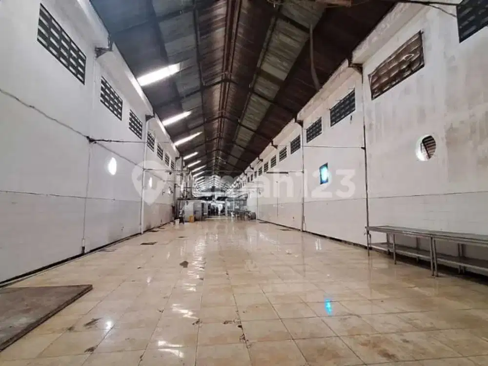 Gudang Luas Bagus Akses Kontainer Baki Sukoharjo