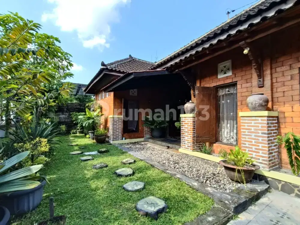 Rumah Serasa Villa Desain Jawa dengan Pendopo Kadipiro Solo