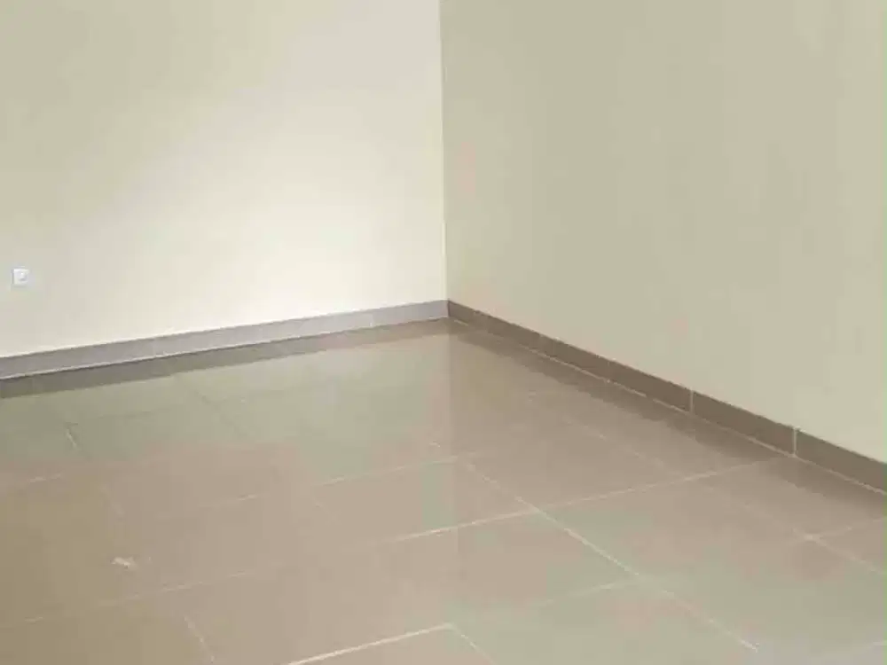 Dijual Rumah Full Renovasi Alam Sutera Tangerang Selatan | 4+1 KT | 3+1 KM | LT 124 m²