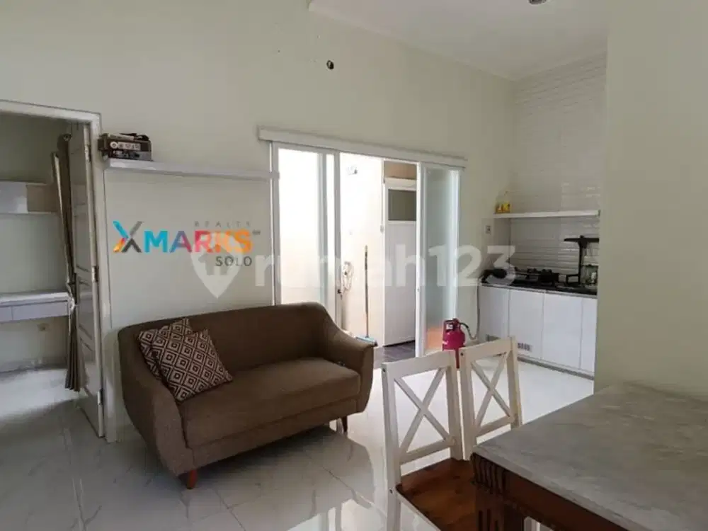 Sewa/ Jual Rumah Mungil Cantik Furnished Daerah Manahan Solo
