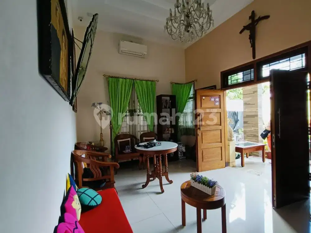 Rumah Mewah Adem Daerah Ring 1 Sumber Banjarsari