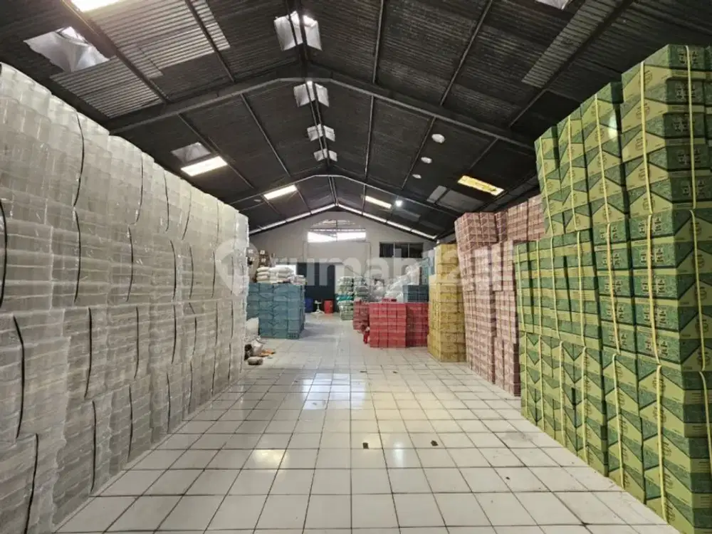 Gudang Dekat Pusat Kota Daerah Jagalan Solo