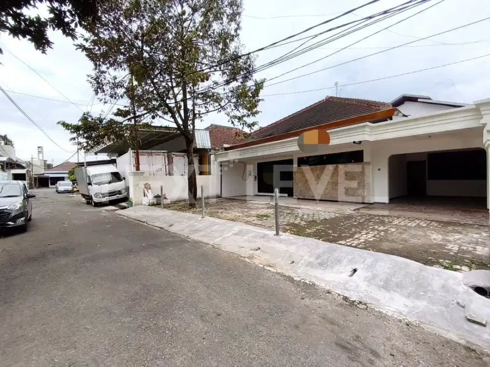 Rumah Luas Daerah Blimbing, Cocok Untuk Kantor/Gudang
