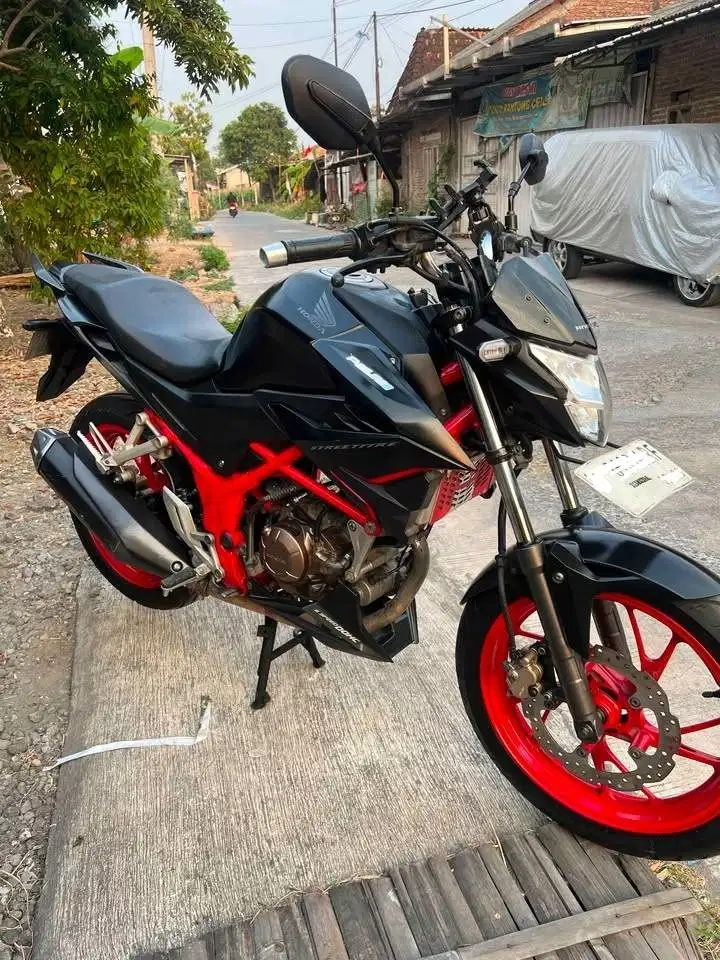 Honda CB 150R V3 2018 Mulus Pajak Hidup Panjang 2028