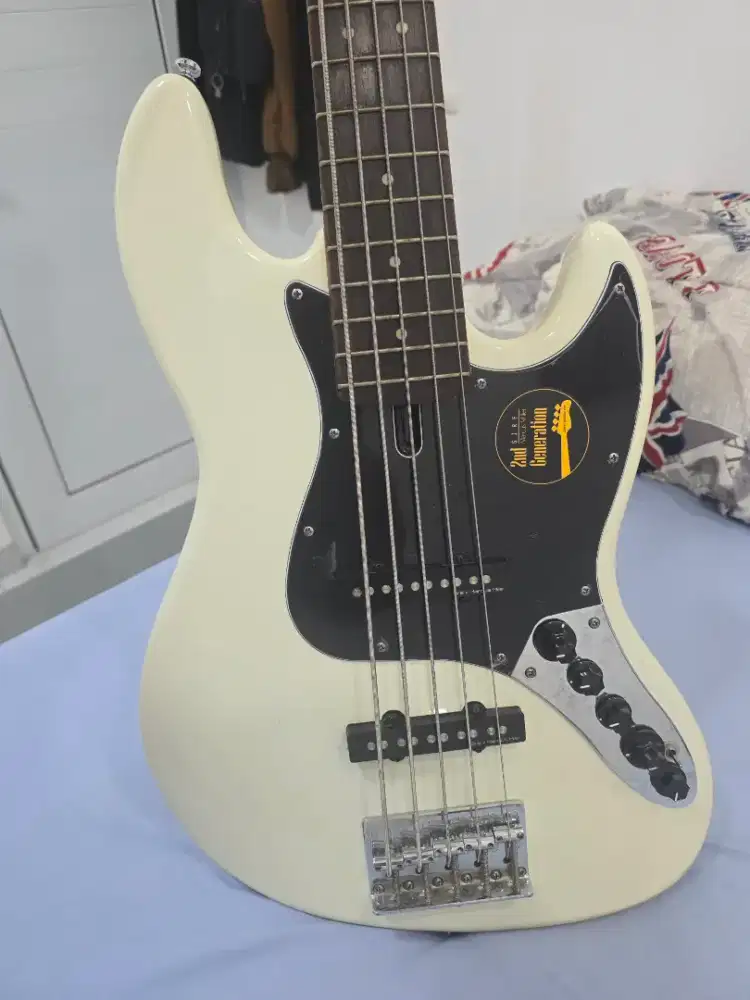 Bass sire v3 2nd gen 5 strings / 5 senar