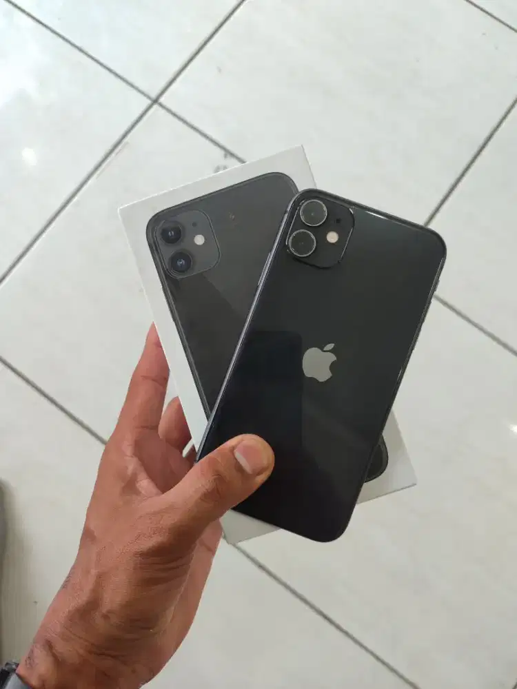 iphone 11 64gb fullset smartfren only