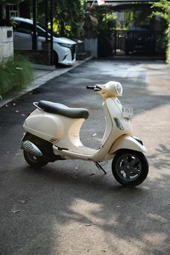 VESPA LX 150 CREAM SEGER 2012