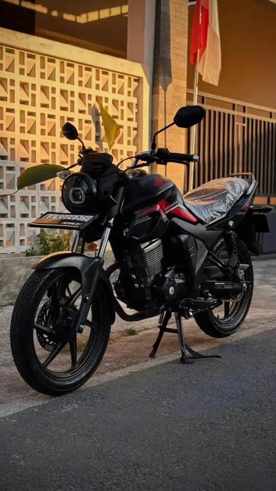 HONDA VERZA CB150 ISTIMEWA KM LOW