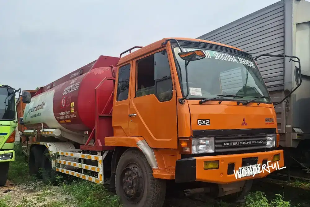 Mitsubishi Fuso 220PS 6×2 Tronton Tangki 16000ltr Minyak BioSolar Hino