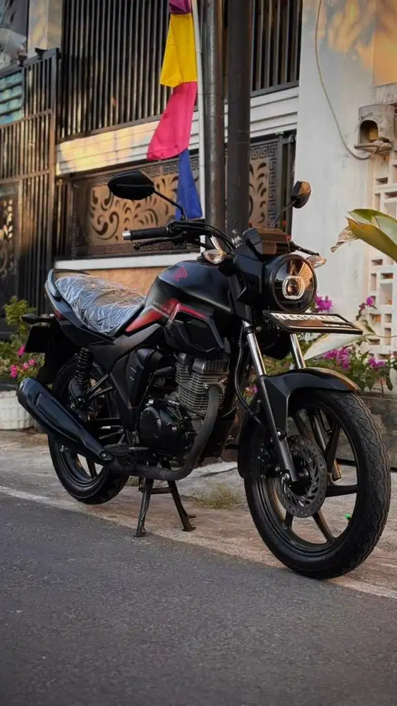 HONDA CB VERZA 150 ISTIMEWA KM RENDAH APIK