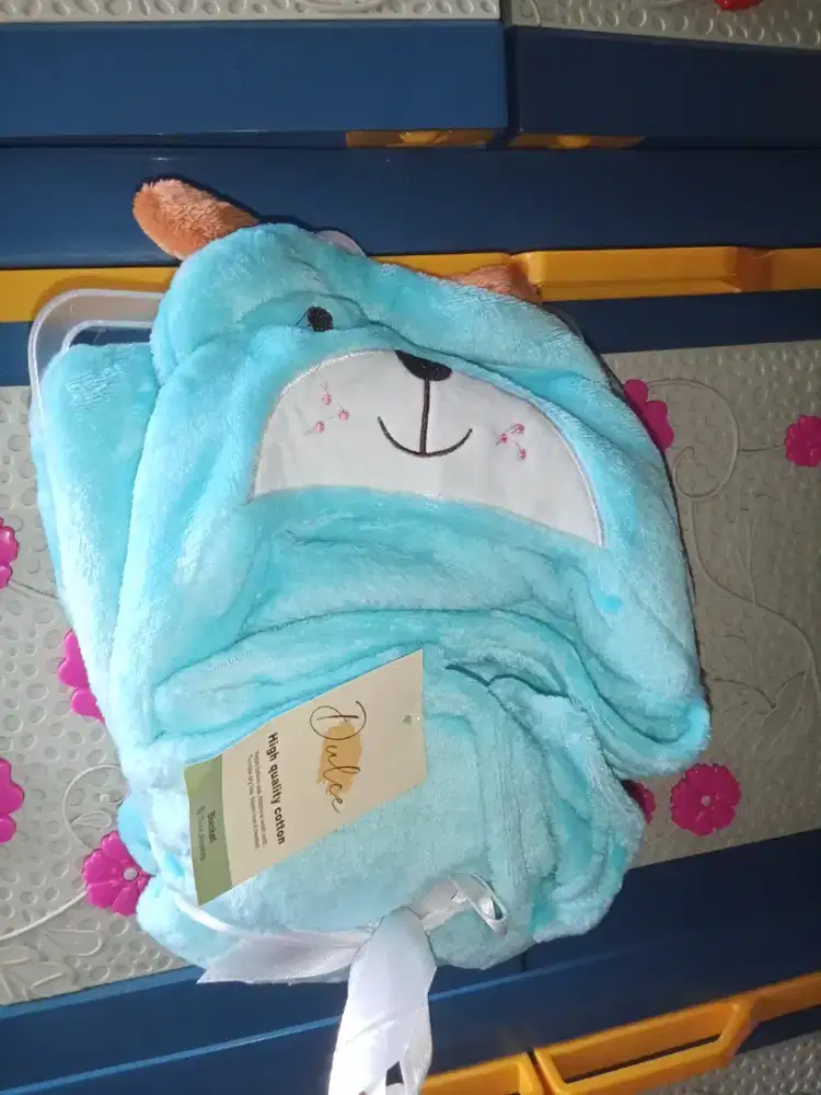 Selimut karakter bayi
