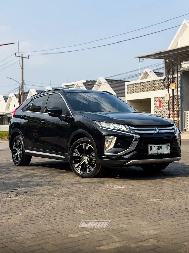 ECLIPSE CROSS ULTIMATE AT 2019 KM LOW!