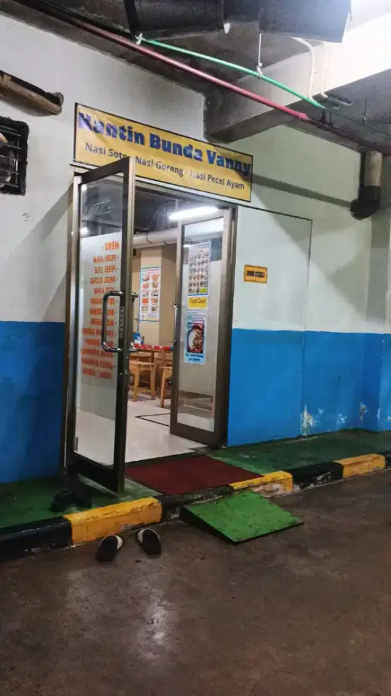 Dibutuhkan kitchen  wanita/ helper asisten koki wanita