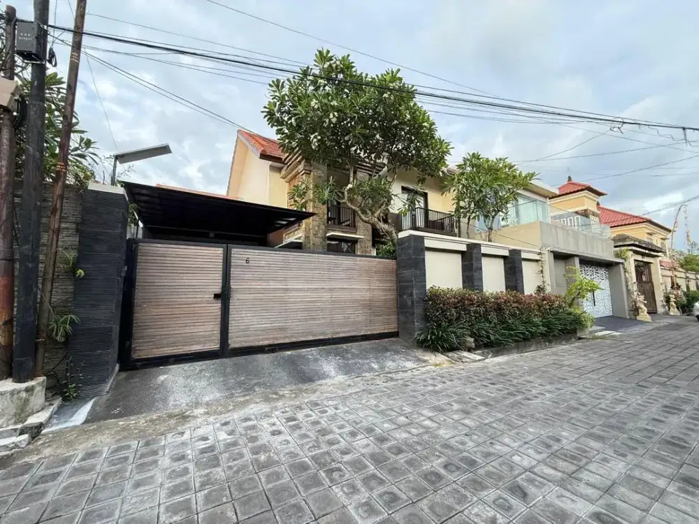 Dijual Segera Rumah Megah di Jalan Tukad Balian, Sanur - Renon, Denpasar Selatan