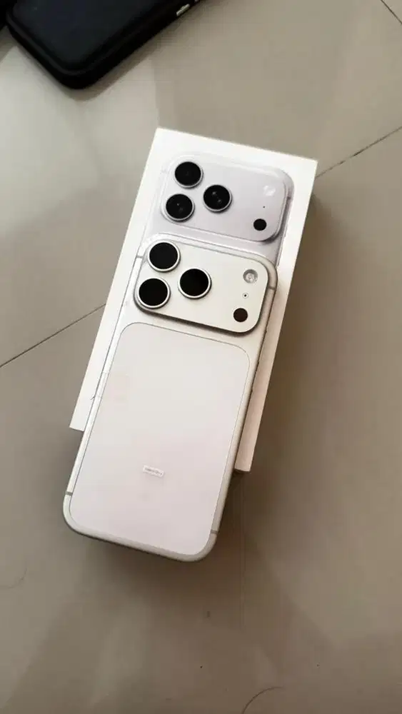 IPHONE 17 PRO LIKE NEW