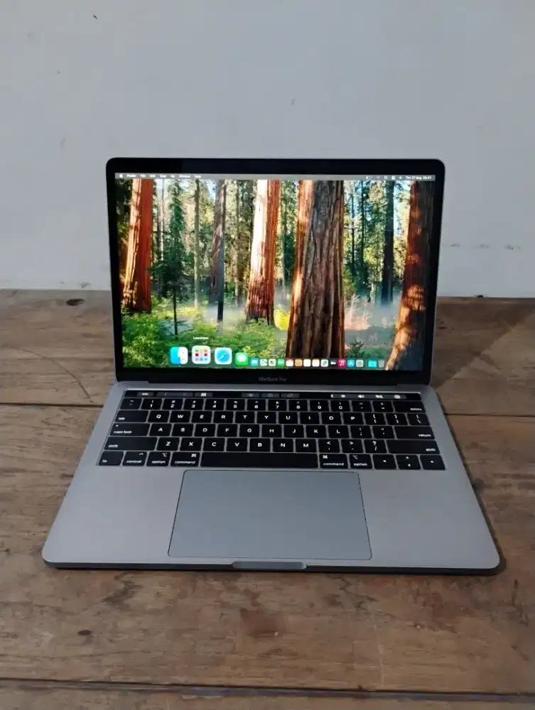 Macbook Pro 13 Inch 2019 i5 8gb/128gb Touchbar