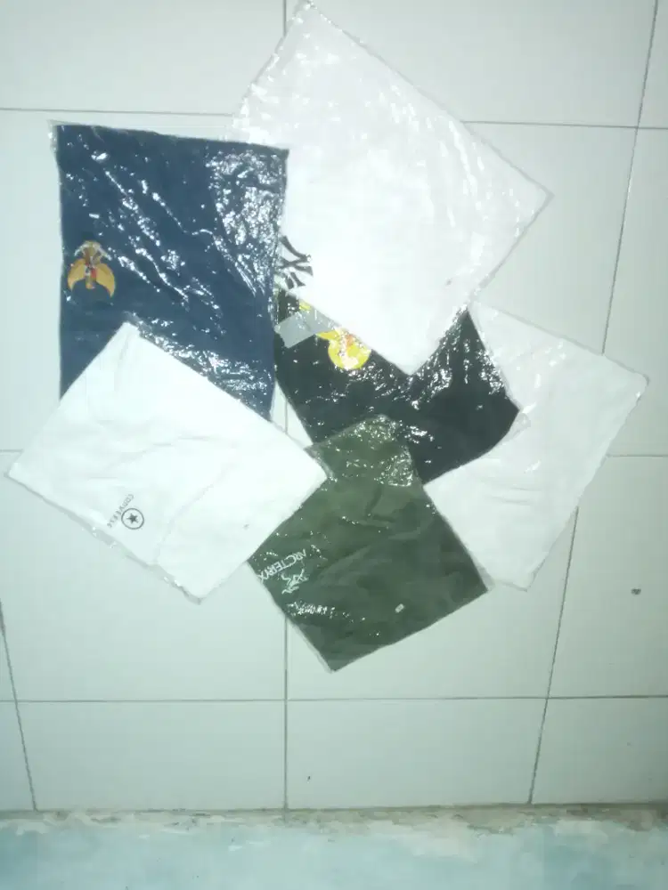 Atasan pria kondisi baru