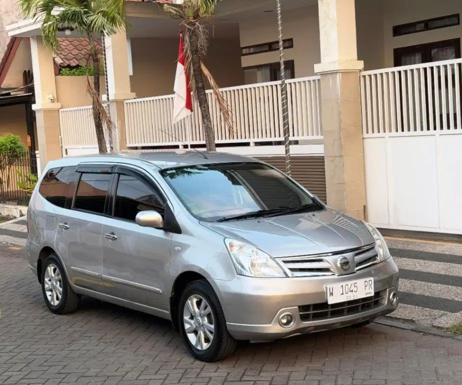 Grand Livina 1.5 XV Manual 2011 Km 82 rb orisinil