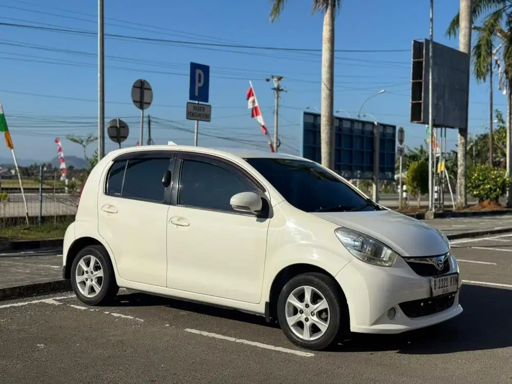 Daihatsu SIRIon Manual