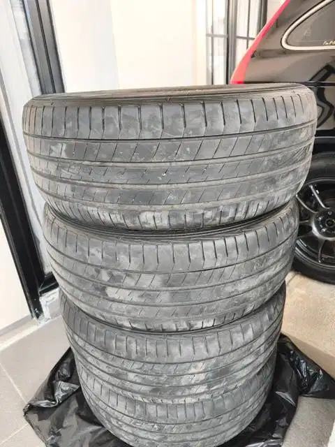 Ban Dunlop SP Sport LM705 ukuran 235/55/18 atau 235/55 r18