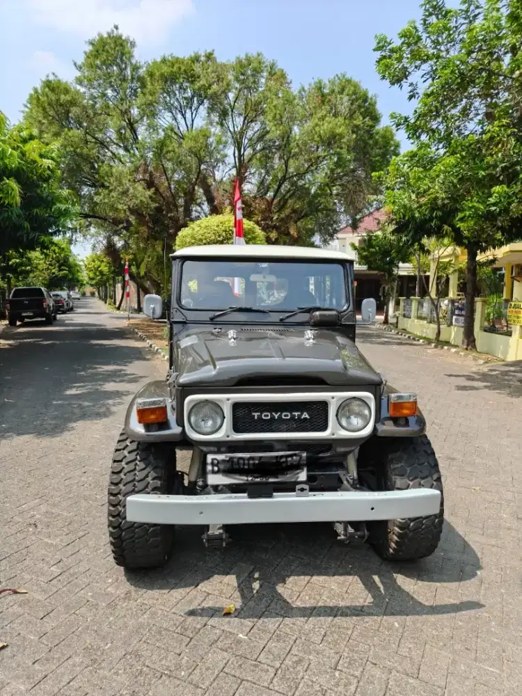 Hardtop bensin tahun 1980 tinggal pakai