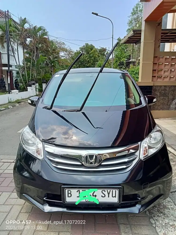 KM 86 rb HONDA FREED SD AT 2014