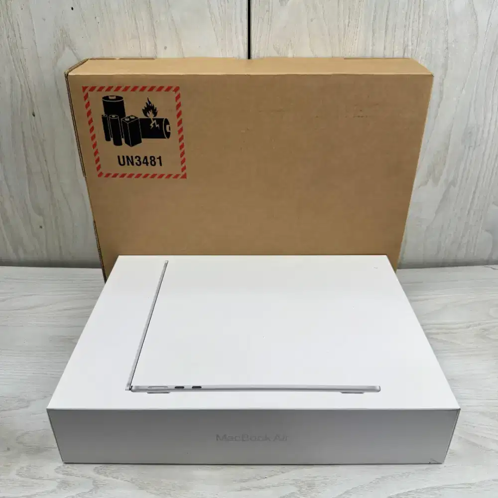 Macbook Air M5 13 Inch Segel BNIB Ibox  Ram 16 Ssd 512 lgkap starlight