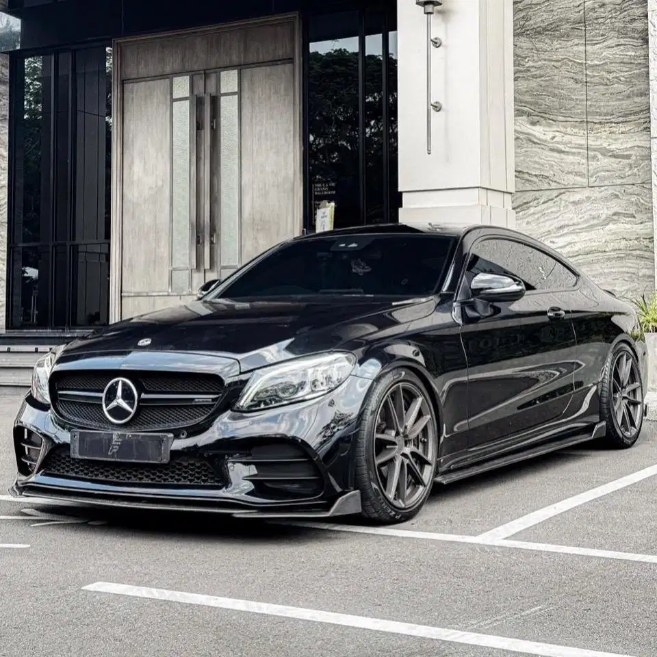 (CASH) Mercedes Benz C300 Coupe AMG 2019