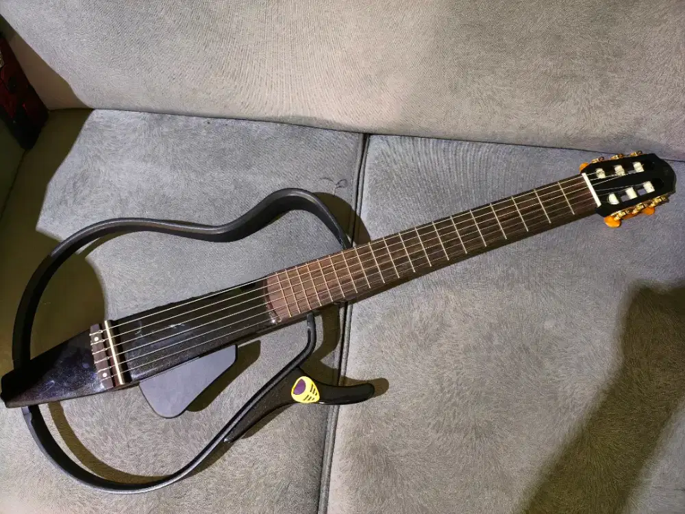 gitar yamaha silent SLG110N Nylon