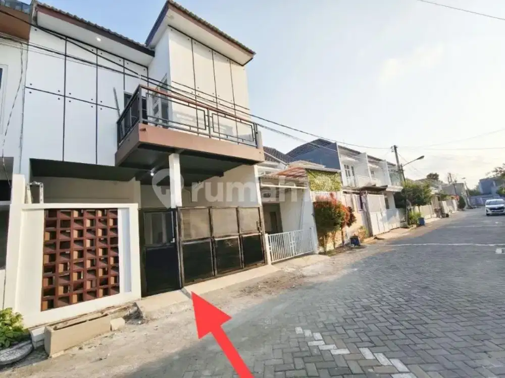 Bebas Banjir, Rumah, 2 Lantai, SHM, Dekat Universitas, Dekat Akses Tol